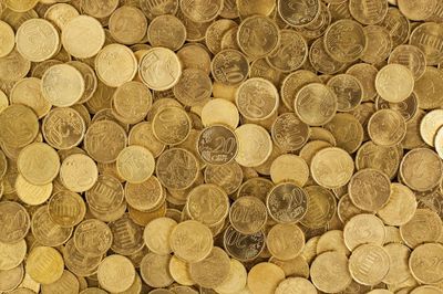 pile-of-gold-round-coins-106152.jpg
